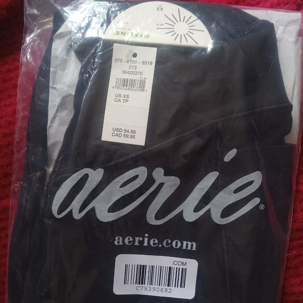 NWT Aerie High Waisted Cross Over Leggings with built in Pocket Size XS